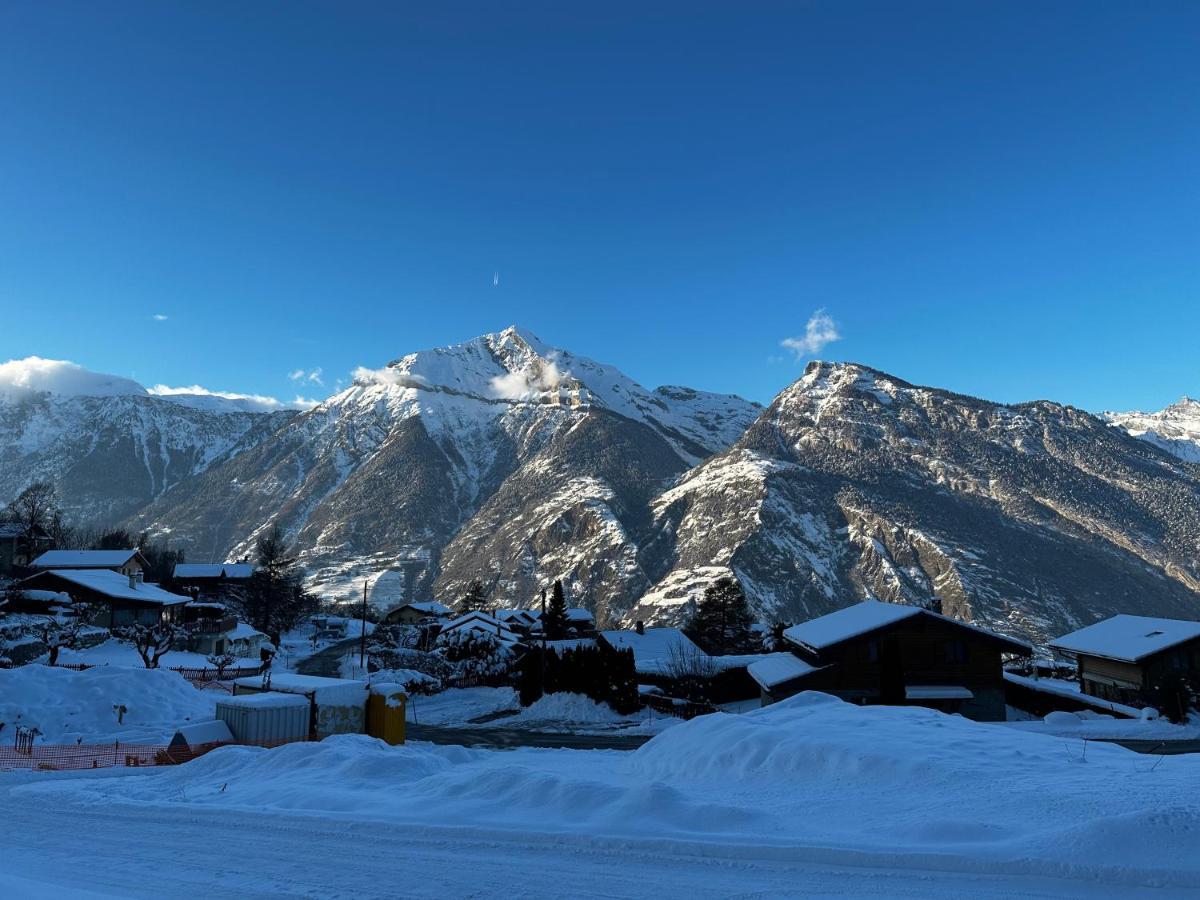 Chambres D'Hotes Les Louettes A Sapinhaut Canton Du Valais Saxon Ngoại thất bức ảnh